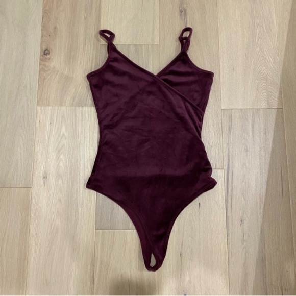 Garage | Purple Velvet V Neck Bodysuit 💜 - Picture 3 of 6